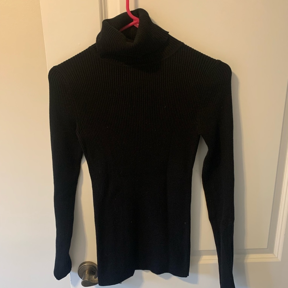 Ribbed black turtleneck moda international